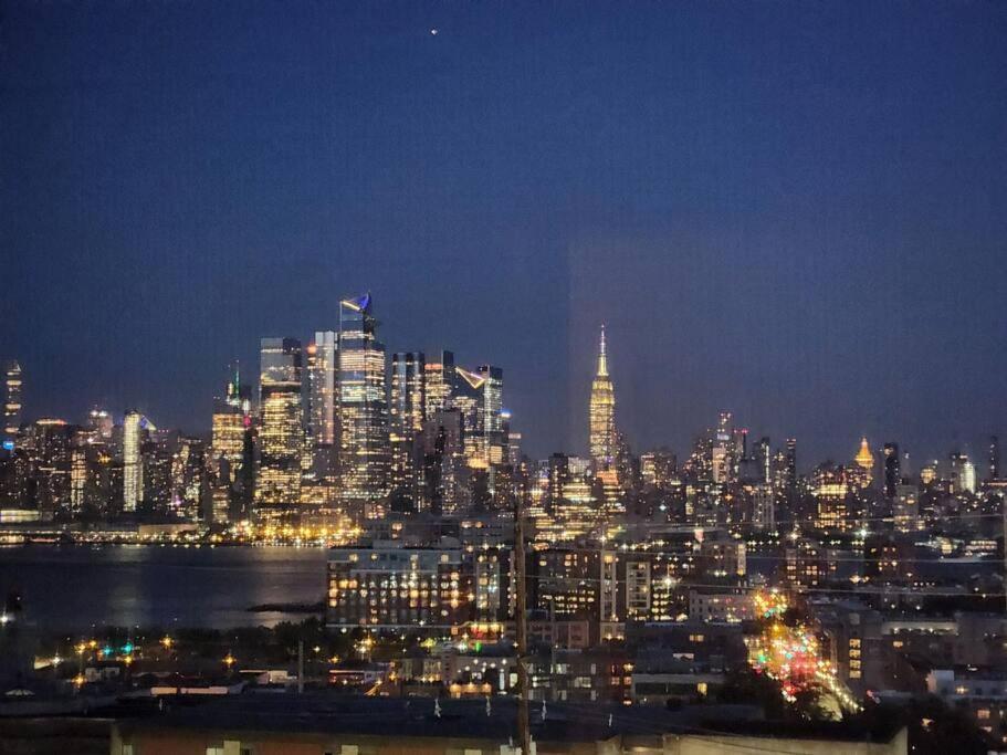 Apartamento Luxurious 2 Bed ! Mins To Nyc! Union City Exterior foto