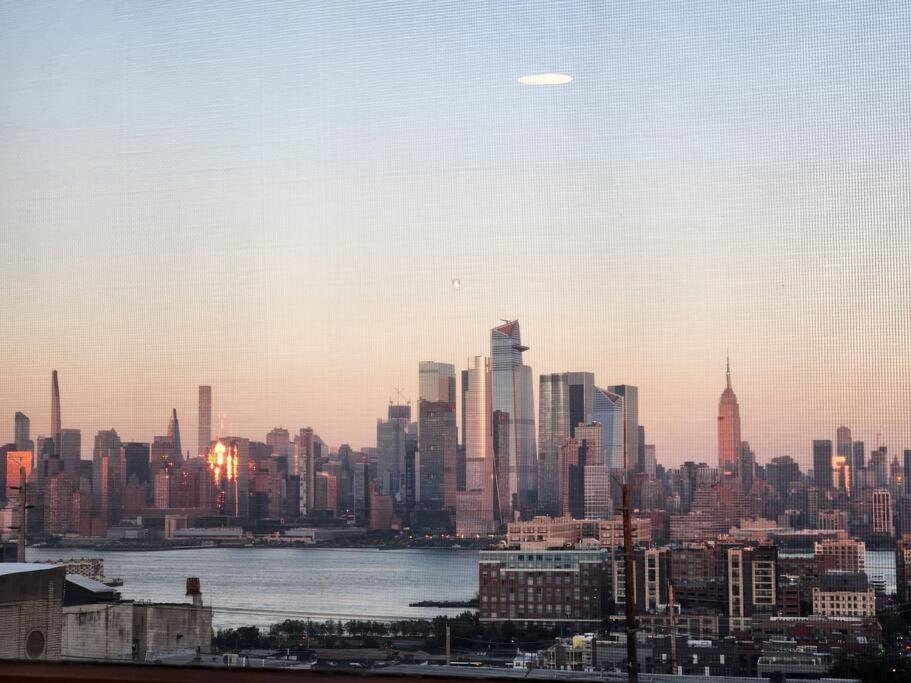 Apartamento Luxurious 2 Bed ! Mins To Nyc! Union City Exterior foto